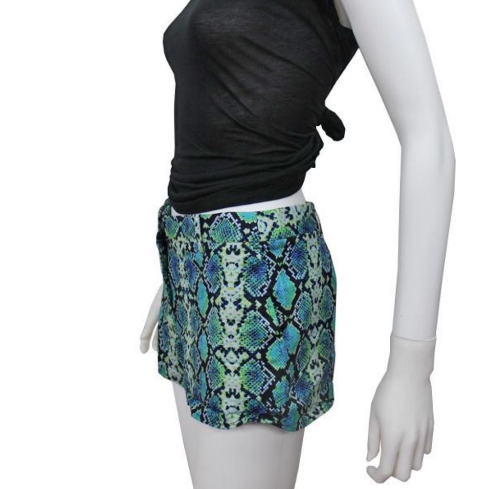 Aqua reptile shorts